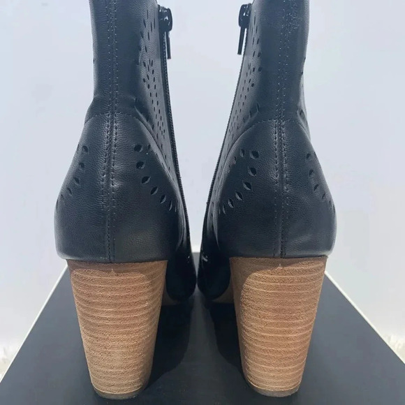 Carlos Santana Black Bootie - Picture 6 of 6